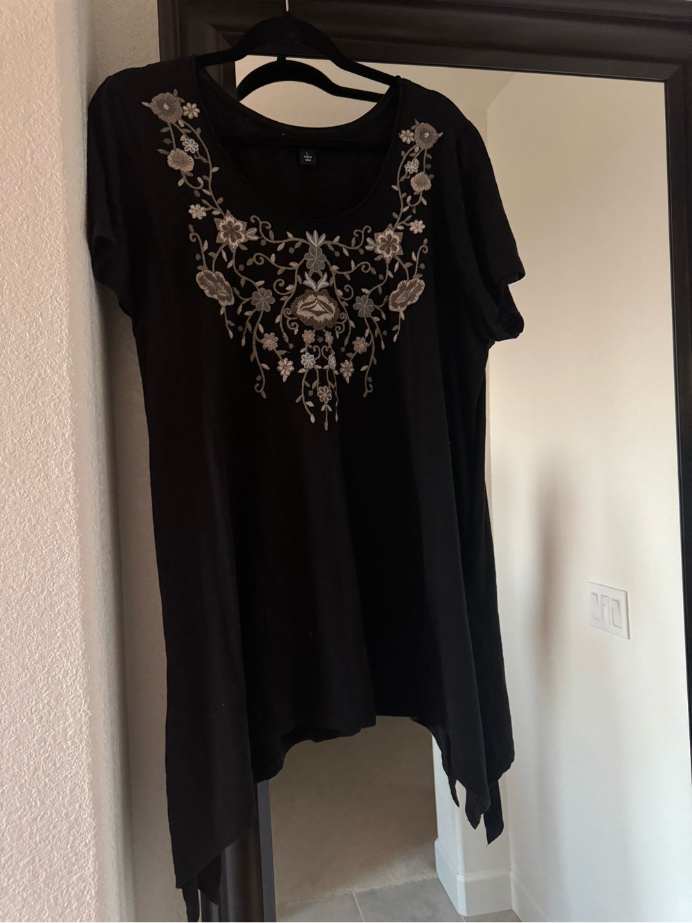 Terre Bleue Black Embroidered Short Sleeve Women's Top